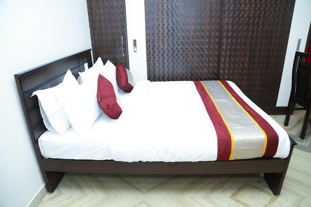 Oyo 9226 Near Railway Station Hotel Тирупати Екстериор снимка